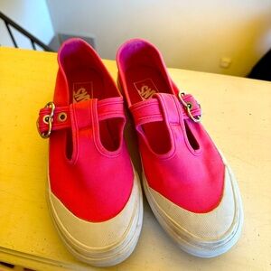 Vans Style 93 size 7.5 womens heart buckle pink